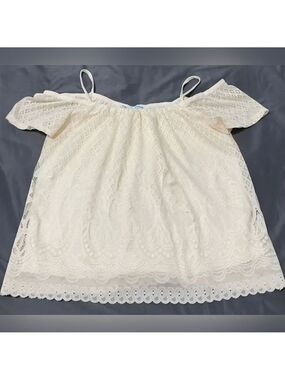 MAURICES Ivory Lace Lined Cold Shoulder Blouse Size Medium Pre-Owned
